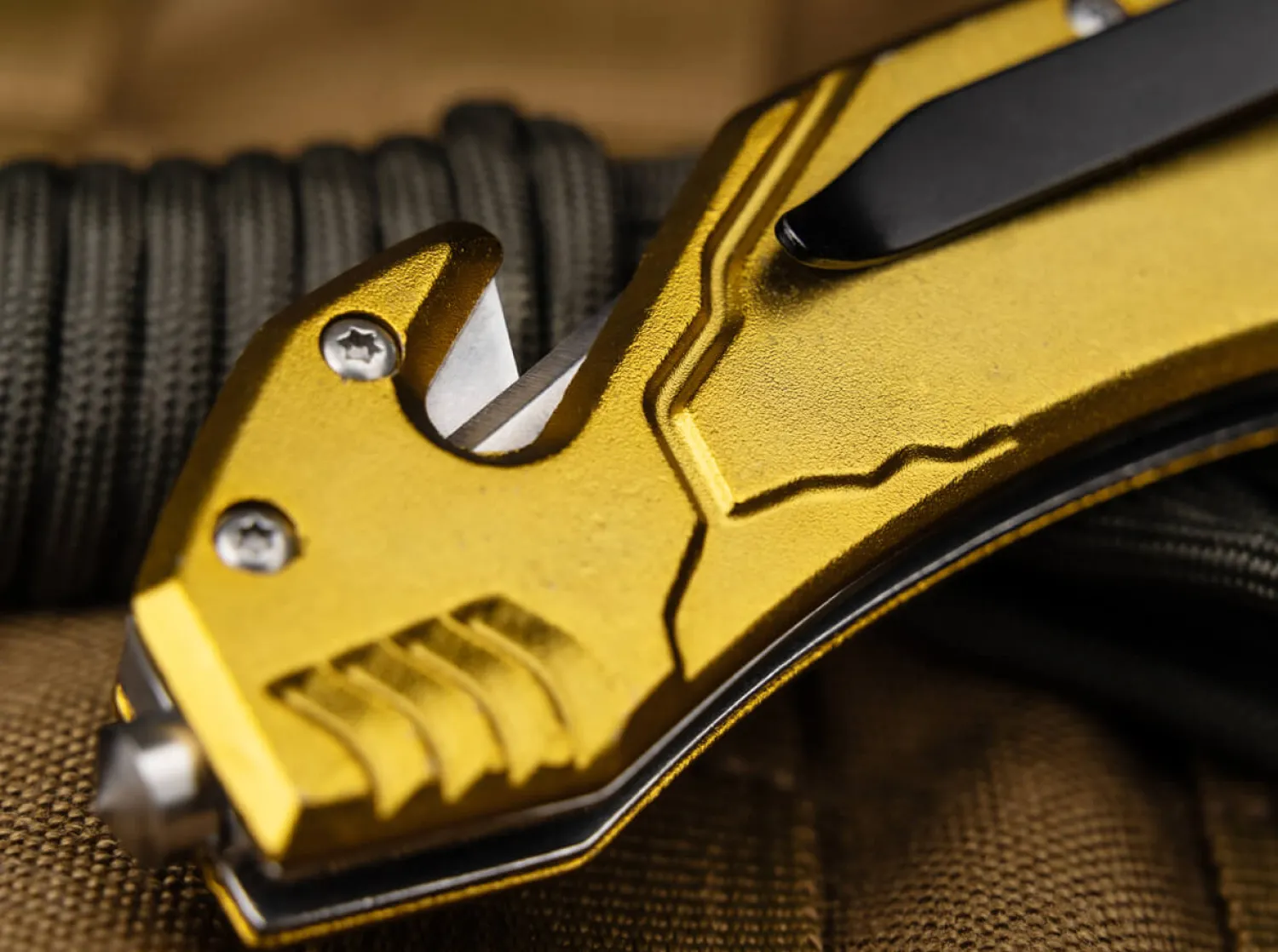 Army Rescue>Magnum Outlet