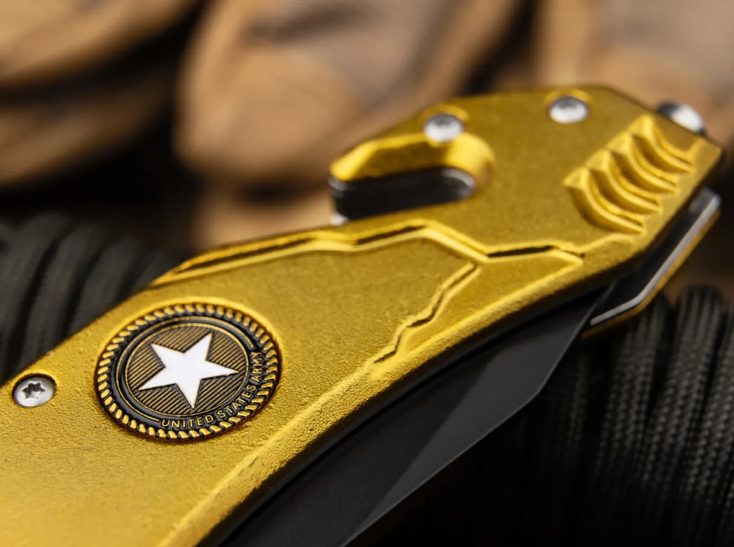 Army Rescue>Magnum Outlet