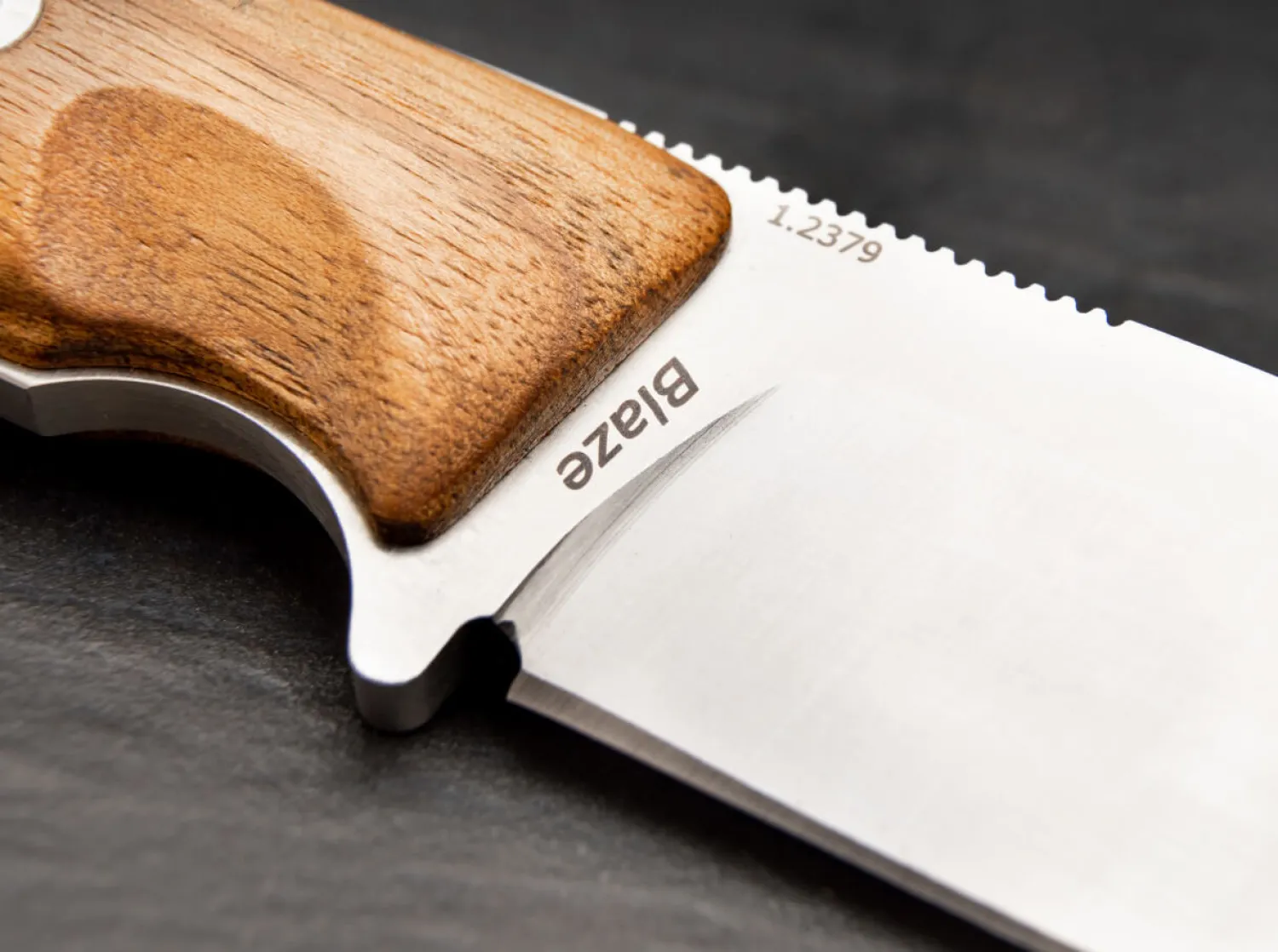 Blaze D2 Walnut>Manly Hot