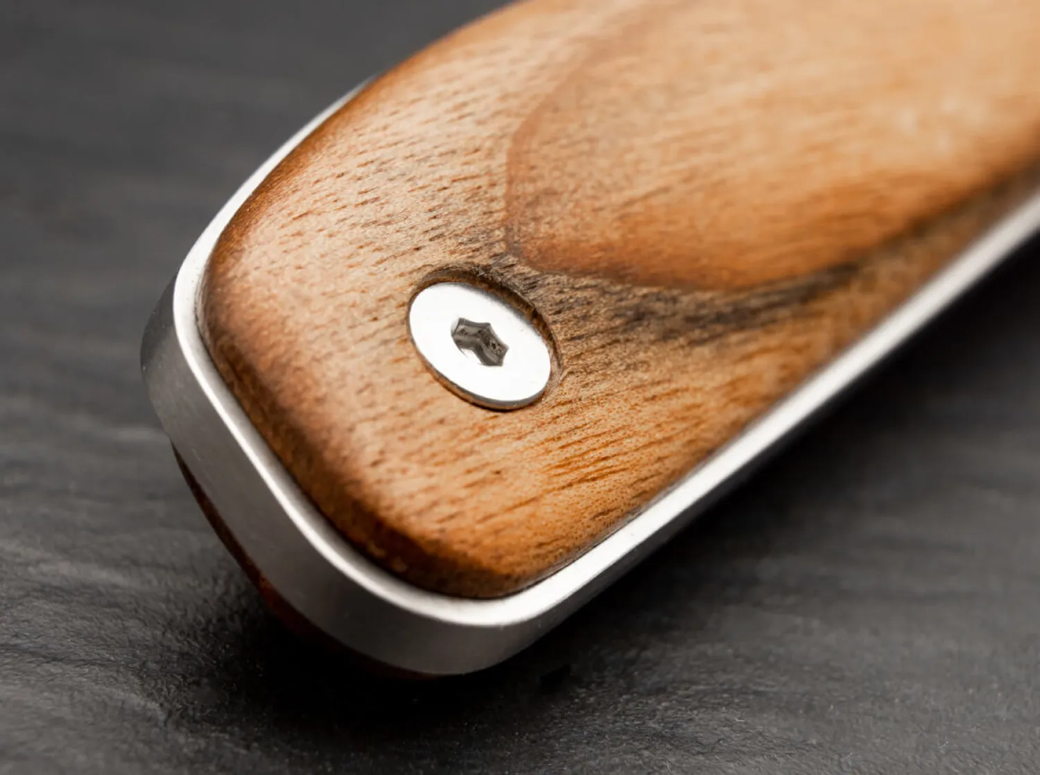 Blaze D2 Walnut>Manly Hot