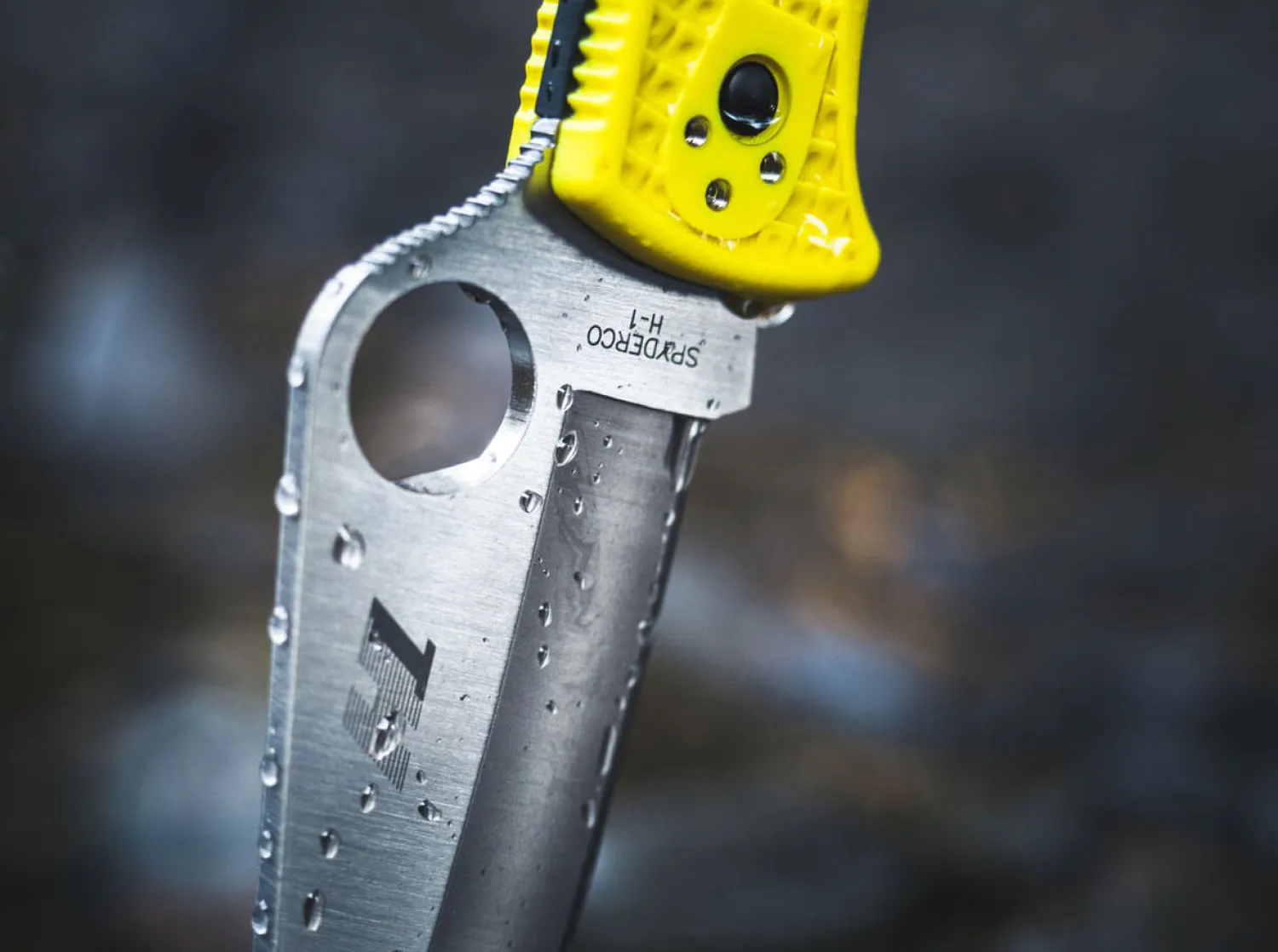 Pacific Salt 2 Yellow>Spyderco Hot