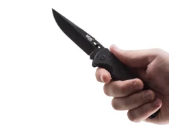 Salute Black><noscript><img width=