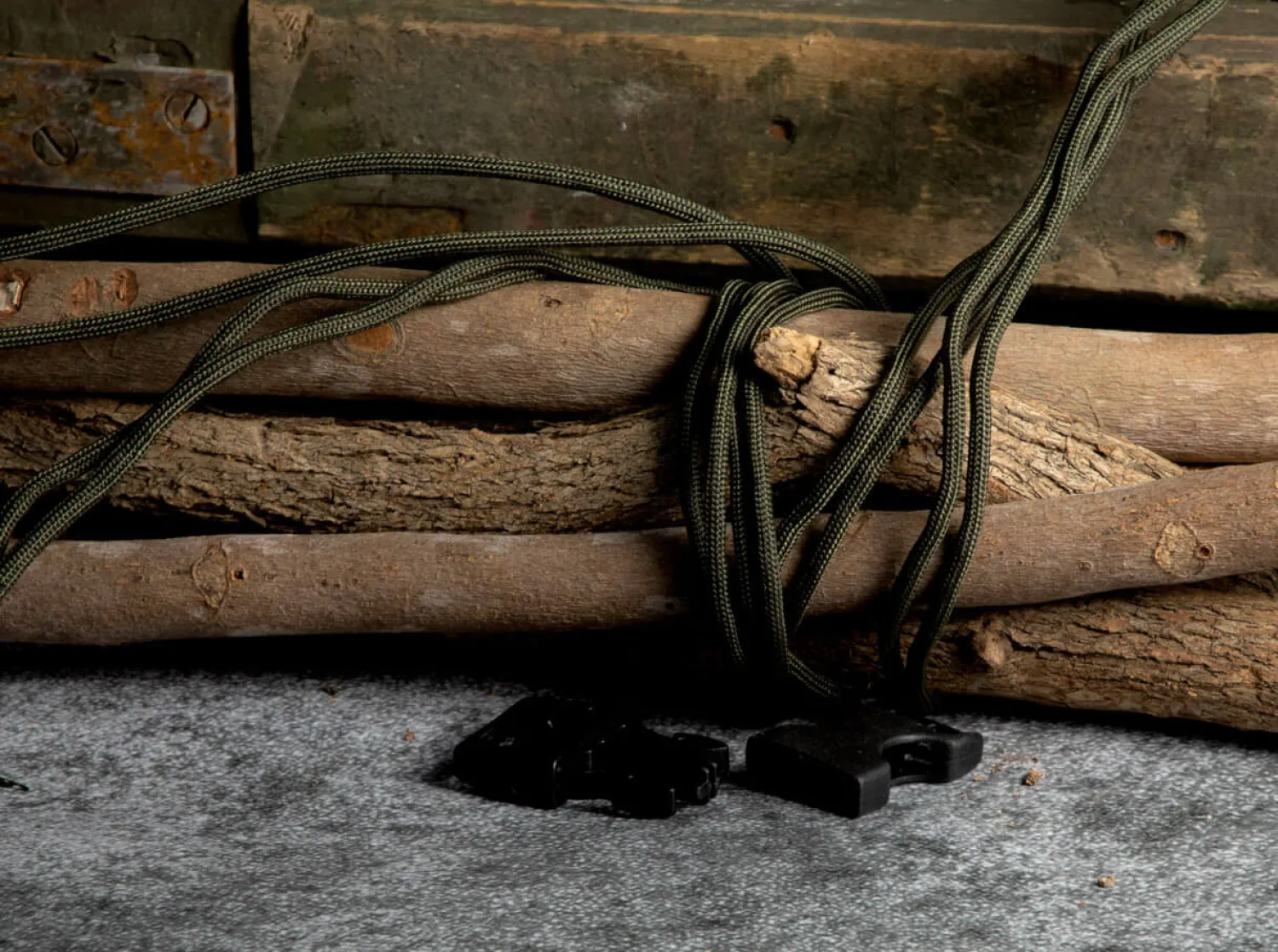 Survival Bracelet>WE Knife Outlet