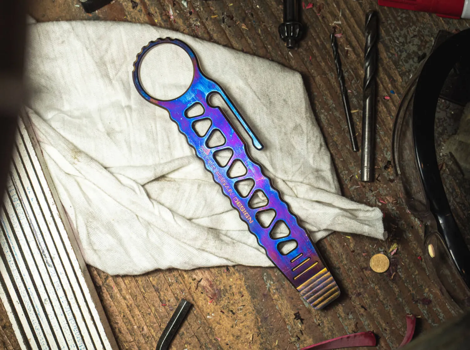 Tango Bar Titanium>Böker Plus Hot