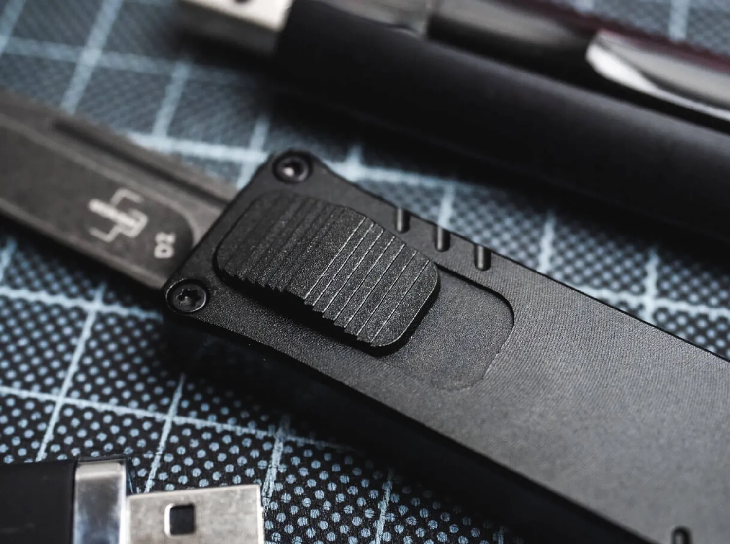 USB OTF>Böker Plus Hot